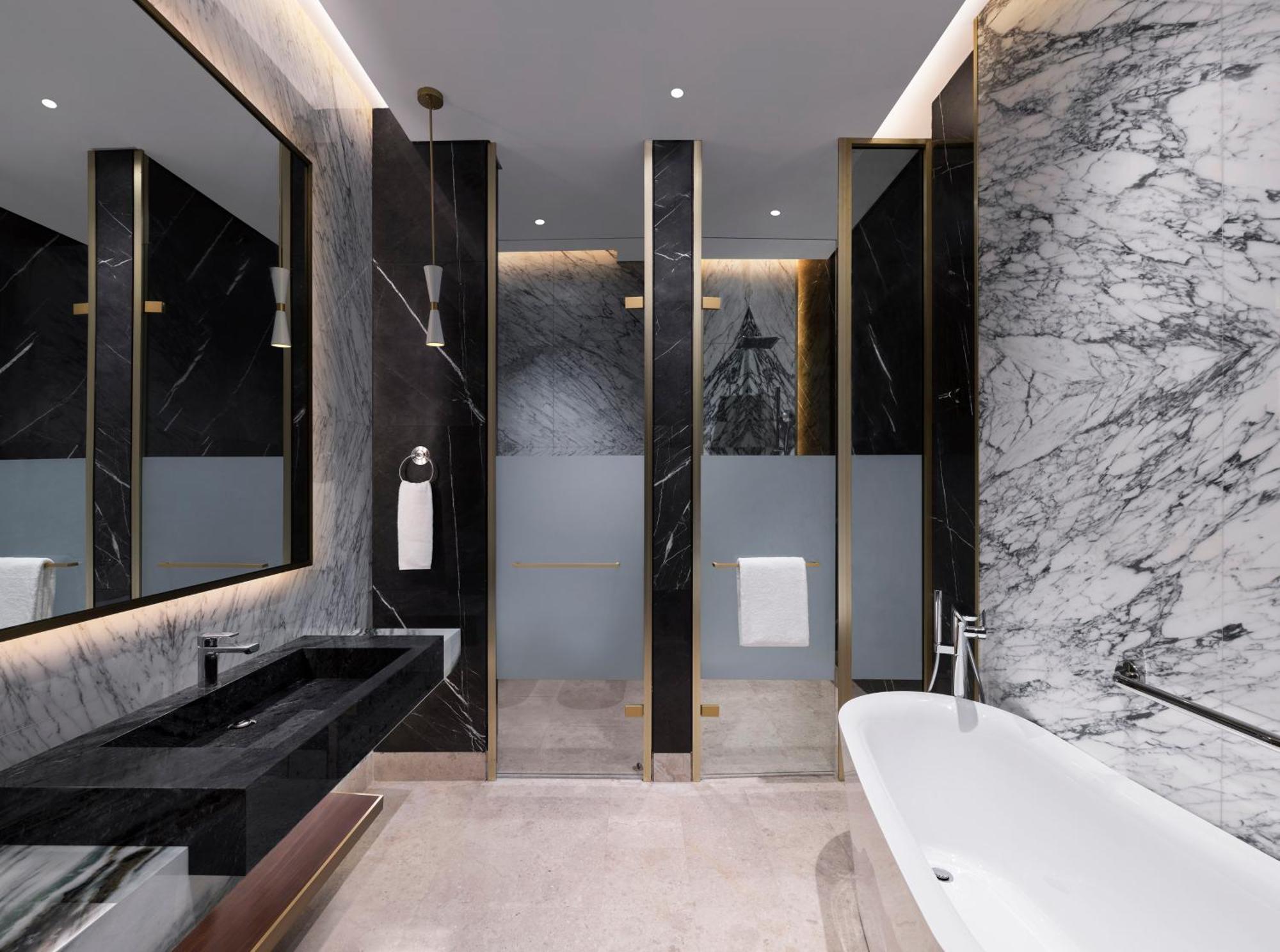 Velero Hotel Doha Lusail Esterno foto Bathroom