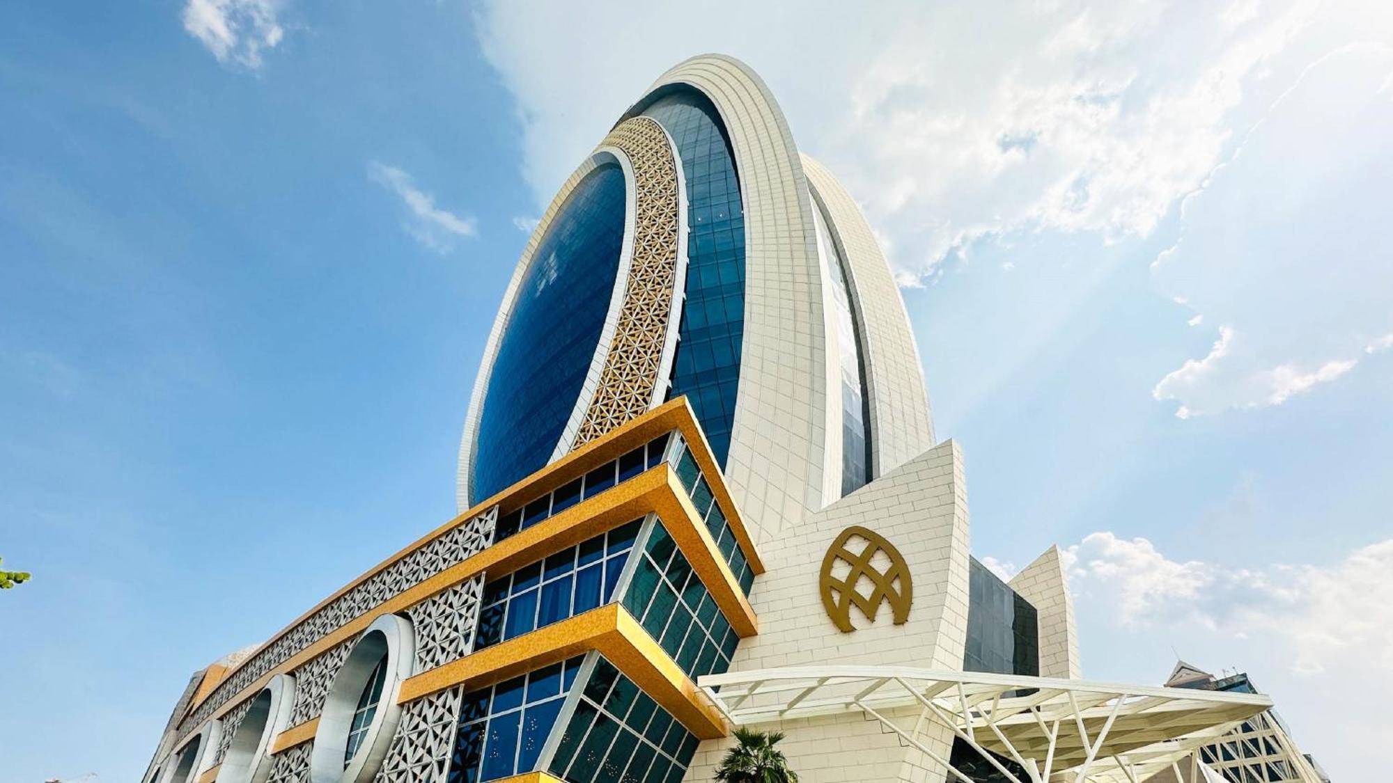 Velero Hotel Doha Lusail Esterno foto The new headquarters of the National Bank of Azerbaijan in Baku